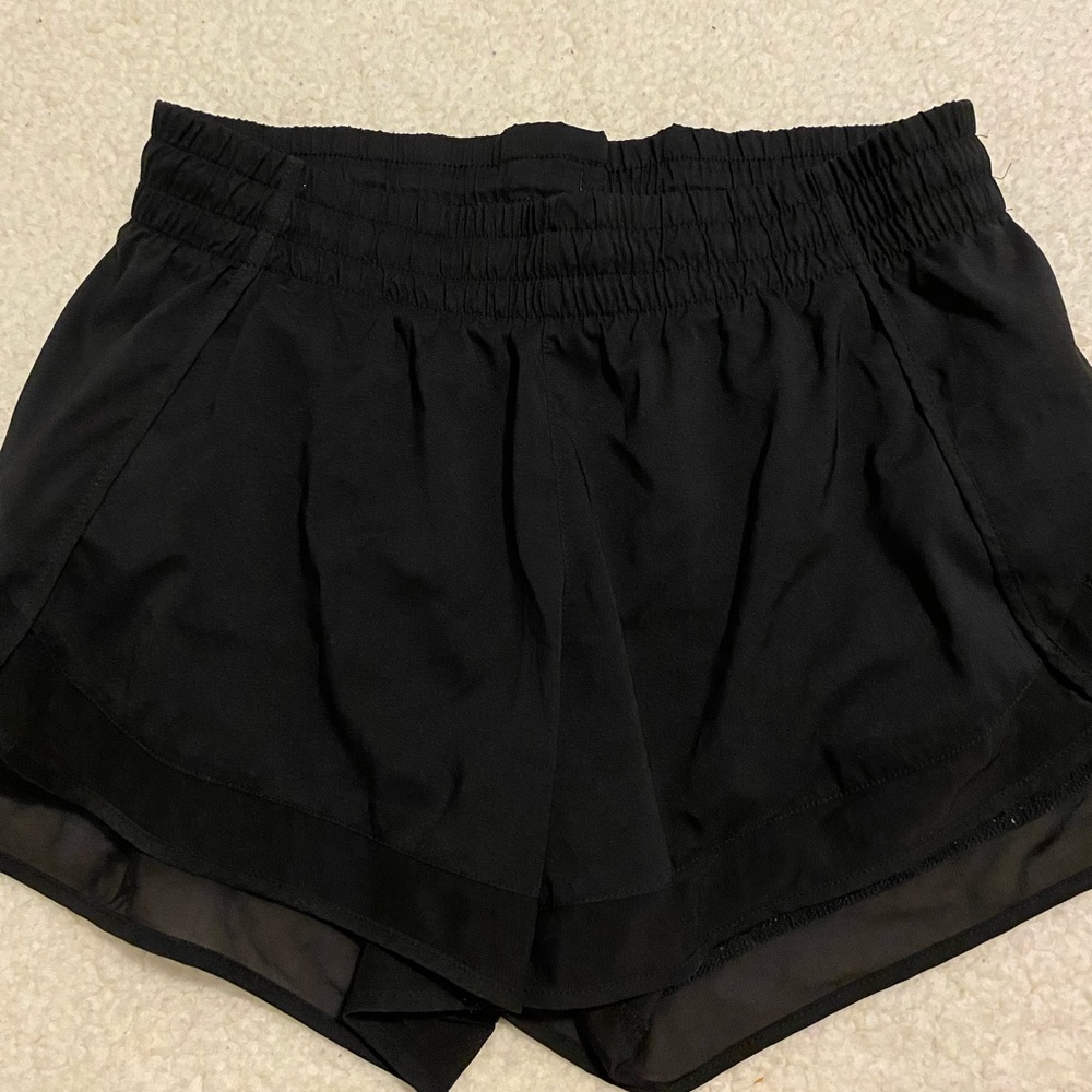 ATHLETA GYM SHORTS PERFECT CONDITION SIZE SMALL